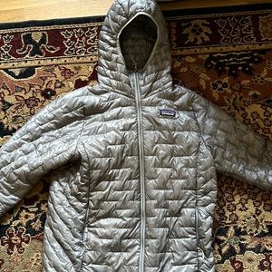 Patagonia down hooded jacket. Only worn a couple times, excellent condition